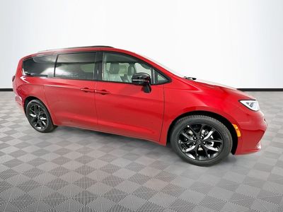 2026 Chrysler Pacifica — rear three-quarter view