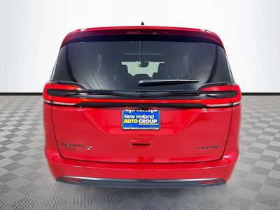 2026 Chrysler Pacifica — detail view