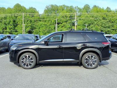 2026 Nissan Pathfinder — side profile view
