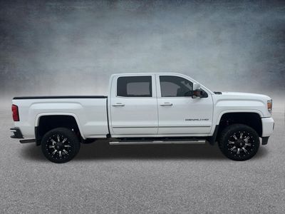 2016 GMC Sierra 2500 HD — interior view