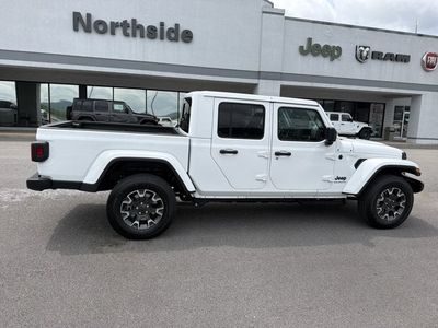 2026 Jeep Gladiator — detail view