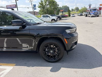 2025 Jeep Grand Cherokee L — interior view