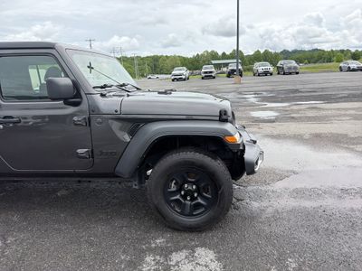 2024 Jeep Gladiator — side profile view