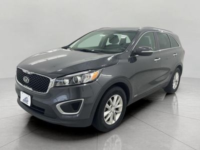 2016 Kia Sorento — side profile view
