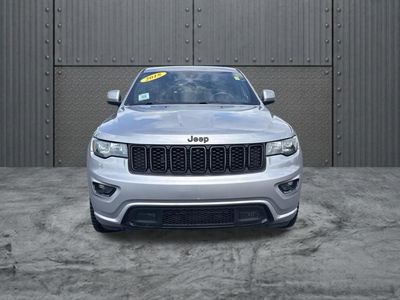 2018 Jeep Grand Cherokee — side profile view