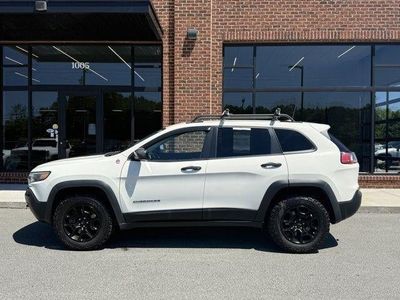 2019 Jeep Cherokee — interior view