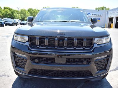 2026 Jeep Grand Cherokee — side profile view