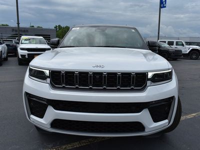 2026 Jeep Grand Cherokee — side profile view