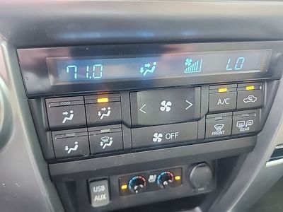 2016 Toyota 4Runner — detail view