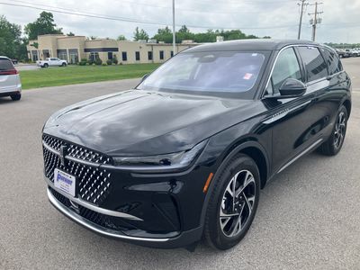 2025 Lincoln Nautilus — rear three-quarter view