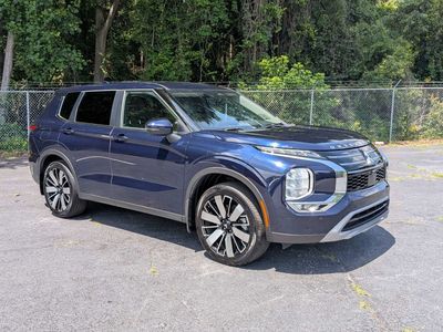 2025 Mitsubishi Outlander — side profile view
