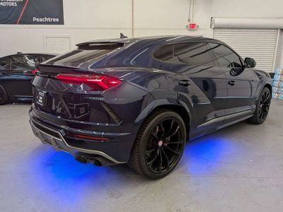 2020 Lamborghini Urus — detail view
