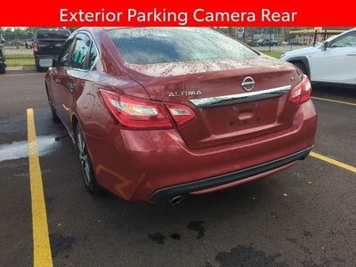 2017 Nissan Altima — detail view
