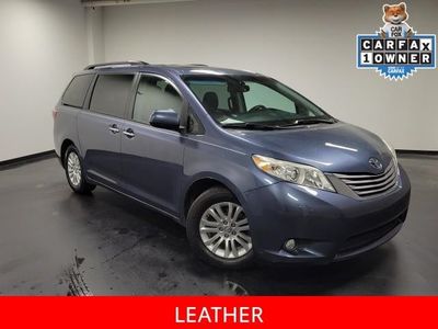 2017 Toyota Sienna — detail view