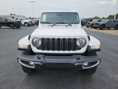 2025 Jeep Gladiator — side profile view