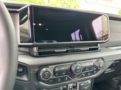 2026 Jeep Gladiator — detail view