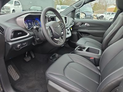 2026 Chrysler Pacifica — side profile view