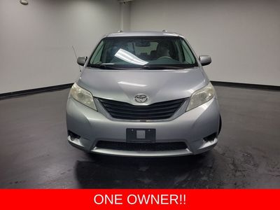 2014 Toyota Sienna — side profile view