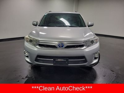 2013 Toyota Highlander Hybrid — side profile view