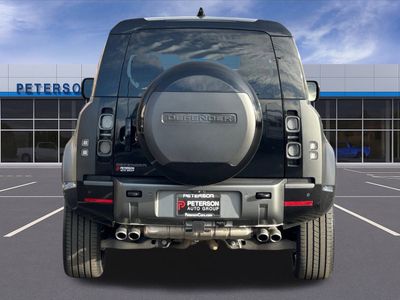 2025 Land Rover Defender — detail view