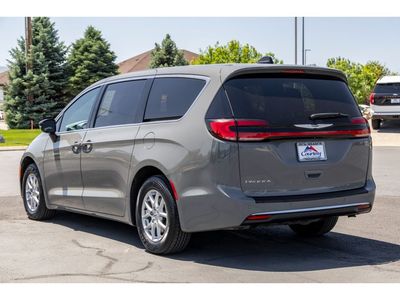 2024 Chrysler Pacifica — detail view