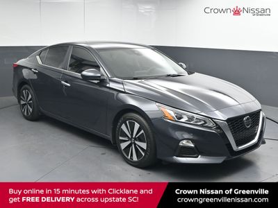 2022 Nissan Altima 2.5 SV Sedan — front three-quarter view