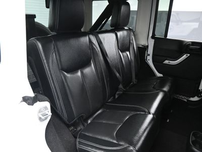 2016 Jeep Wrangler JK Unlimited Sahara 4x4 SUV - Photo 14
