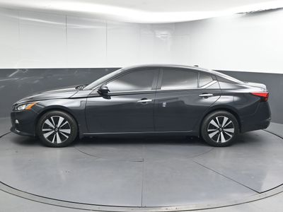 2022 Nissan Altima 2.5 SV Sedan — photo 7 view