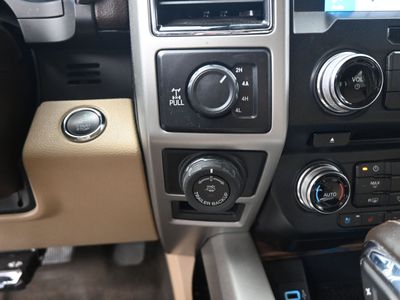 2018 Ford F-150 LARIAT Truck SuperCrew Cab — photo 13 view