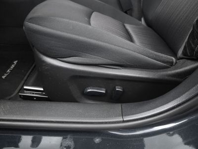 2022 Nissan Altima 2.5 SV Sedan — photo 11 view