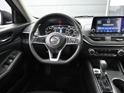 2022 Nissan Altima 2.5 SV Sedan — photo 13 view
