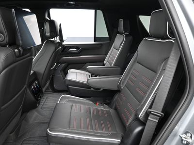 2025 GMC Yukon AT4 Ultimate SUV - Photo 12