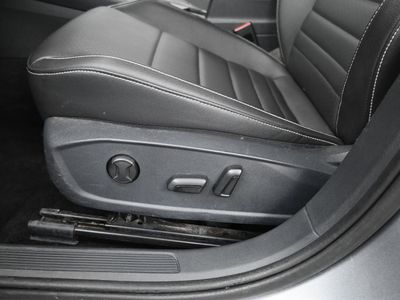 2024 Volkswagen Jetta 1.5T SE Sedan - Photo 11