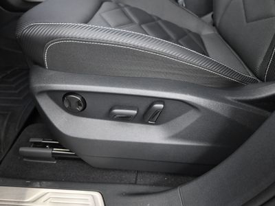 2024 Volkswagen Atlas Cross Sport 2.0T SE w/Technology SUV — photo 11 view