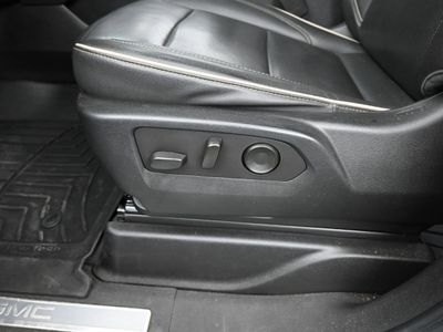 2023 GMC Yukon SLT SUV - Photo 11