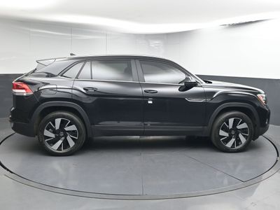 2024 Volkswagen Atlas Cross Sport 2.0T SE w/Technology SUV — photo 8 view