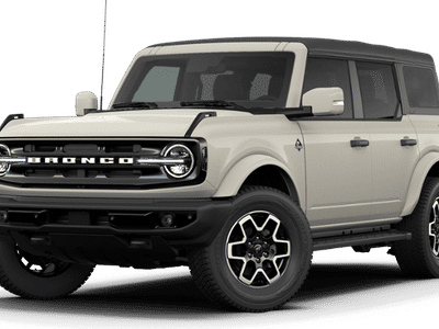2026 Ford Bronco Outer Banks in Beige — front three-quarter view