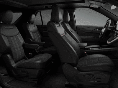 2026 Ford Explorer — photo 50 view