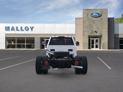 2025 Ford Chassis Cab - Photo 42