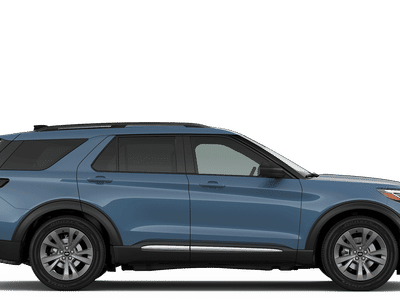 2026 Ford Explorer — photo 7 view