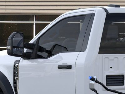 2025 Ford Chassis Cab - Photo 33