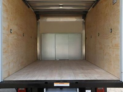2025 Ford E-350SD - Photo 34