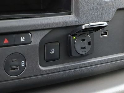2025 Ford E-350SD - Photo 31