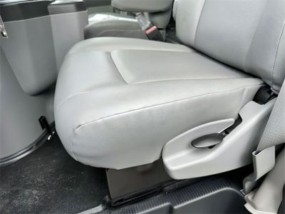 2025 Ford E-350SD - Photo 27