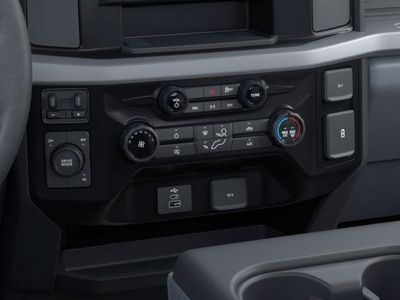 2025 Ford Chassis Cab - Photo 19