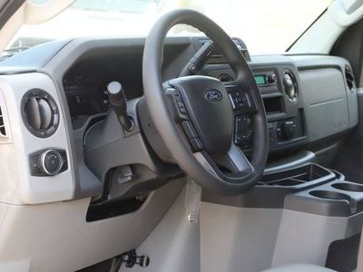 2025 Ford E-350SD - Photo 27
