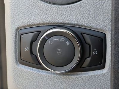 2025 Ford E-350SD - Photo 22