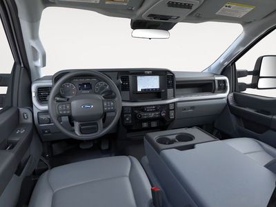 2025 Ford F-600SD - Photo 13