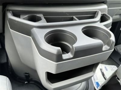 2025 Ford E-350SD - Photo 19