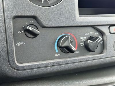 2025 Ford E-350SD - Photo 16